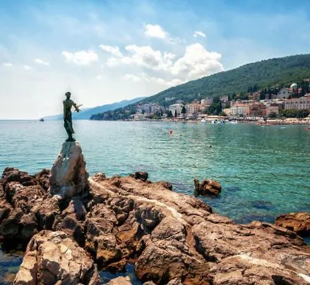 Ana Apartman Abbázia
