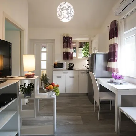 Ana Apartment *