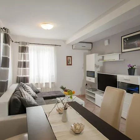 Ana Apartman Abbázia