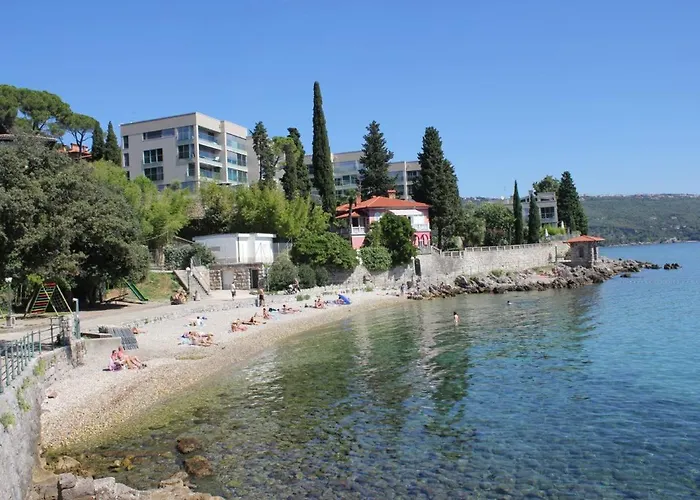 Ana Οπατία